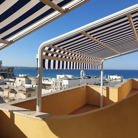 Daire Attico In Riva Al Mare